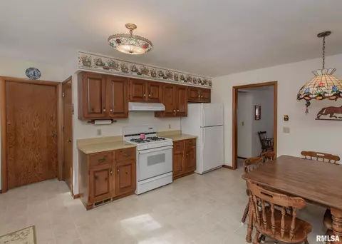 2401 3rd St, Moline, IL 61265 photo 17