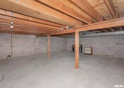 2401 3rd St, Moline, IL 61265 photo 30