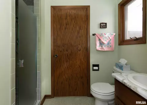 2401 3rd St, Moline, IL 61265 photo 25