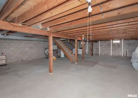 2401 3rd St, Moline, IL 61265 photo 31