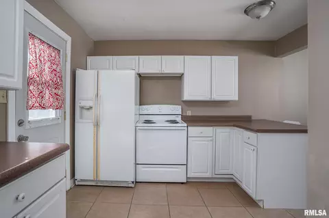 1928 35th St, Moline, IL 61265 photo 5