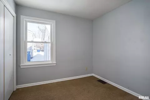 1928 35th St, Moline, IL 61265 photo 9