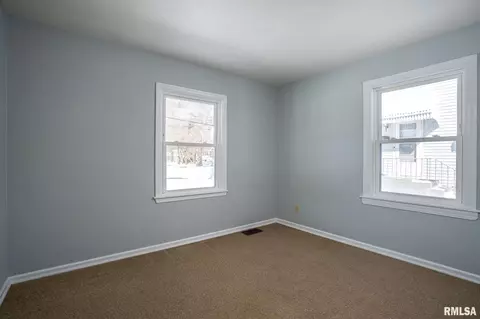 1928 35th St, Moline, IL 61265 photo 11