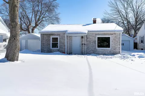 1928 35th St, Moline, IL 61265 photo 1