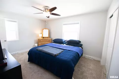 861 47th St, Moline, IL 61265 photo 13