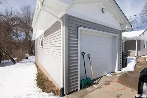 861 47th St, Moline, IL 61265 photo 31
