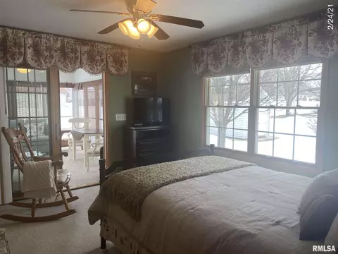 201 Maple St, Cambridge, IL 61238 photo 26