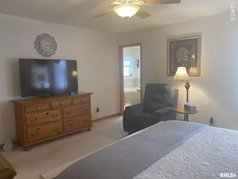 201 Maple St, Cambridge, IL 61238 photo 18
