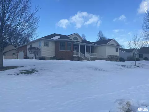 201 Maple St, Cambridge, IL 61238 photo 2