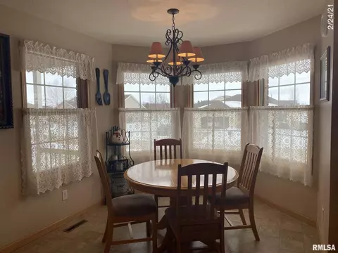 201 Maple St, Cambridge, IL 61238 photo 7