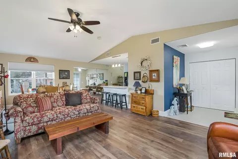 845 Sunset Dr, Kewanee, IL 61443 photo 6