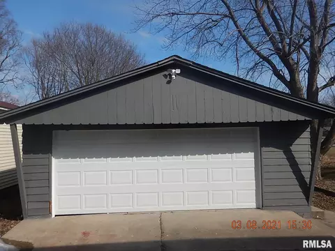 140 Dwight St, Kewanee, IL 61443 photo 2