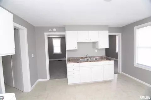 2111 7th St, Moline, IL 61265 photo 6