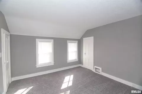 2111 7th St, Moline, IL 61265 photo 13