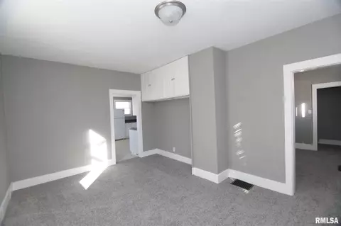 2111 7th St, Moline, IL 61265 photo 8