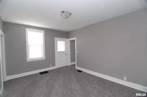 2111 7th St, Moline, IL 61265 photo 10