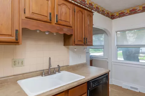 605 24th Ave, Moline, IL 61265 photo 10