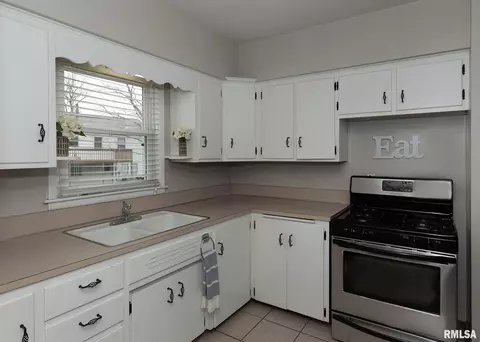 3003 15th Street A, Moline, IL 61265 photo 8
