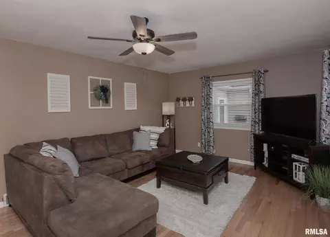 3003 15th Street A, Moline, IL 61265 photo 3