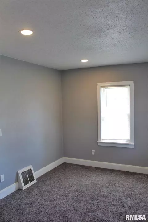 3917 26th Ave, Moline, IL 61265 photo 15
