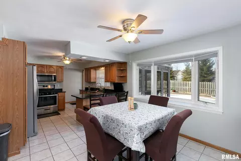 4211 34th Ave, Moline, IL 61265 photo 9