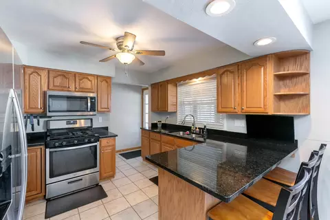 4211 34th Ave, Moline, IL 61265 photo 11