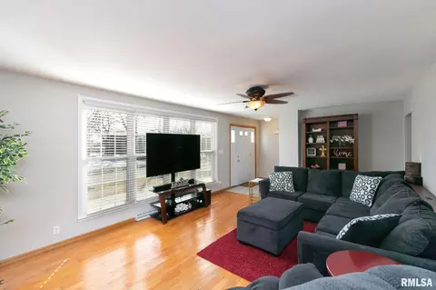 4211 34th Ave, Moline, IL 61265 photo 8