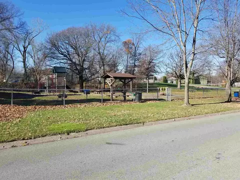 805 12th St, Silvis, IL 61282 photo 3