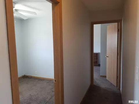 805 12th St, Silvis, IL 61282 photo 9