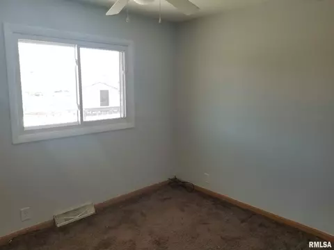 805 12th St, Silvis, IL 61282 photo 14