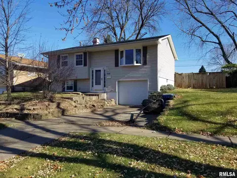 805 12th St, Silvis, IL 61282 photo 1