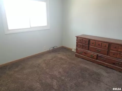 805 12th St, Silvis, IL 61282 photo 10