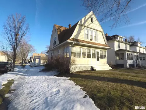 2004 14th St, Moline, IL 61265 photo 1