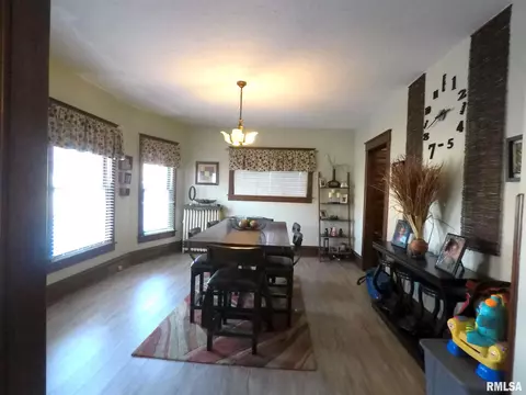 2004 14th St, Moline, IL 61265 photo 5