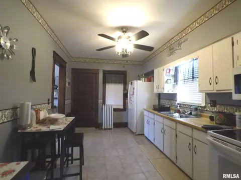 2004 14th St, Moline, IL 61265 photo 7