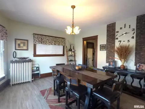 2004 14th St, Moline, IL 61265 photo 4