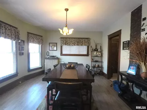 2004 14th St, Moline, IL 61265 photo 9
