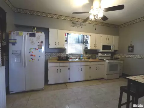 2004 14th St, Moline, IL 61265 photo 8