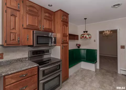 2906 25th Ave, Moline, IL 61265 photo 8