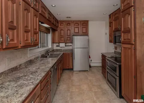 2906 25th Ave, Moline, IL 61265 photo 7