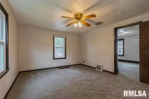 4236 8th Ave, Moline, IL 61265 photo 3