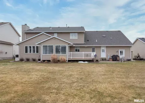 709 S 9th Ave, Eldridge, IA 52748 photo 3