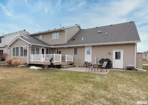 709 S 9th Ave, Eldridge, IA 52748 photo 4