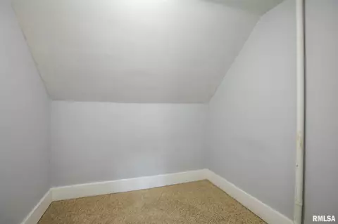 249 45th St, Moline, IL 61265 photo 16