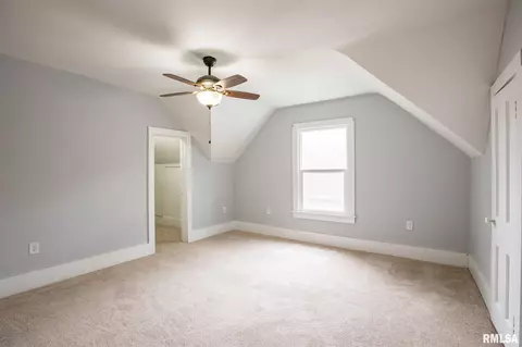 249 45th St, Moline, IL 61265 photo 18