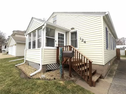 124 14th St, Silvis, IL 61282 photo 2