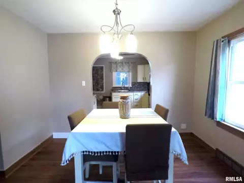 124 14th St, Silvis, IL 61282 photo 9