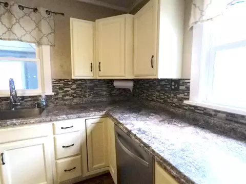 124 14th St, Silvis, IL 61282 photo 8
