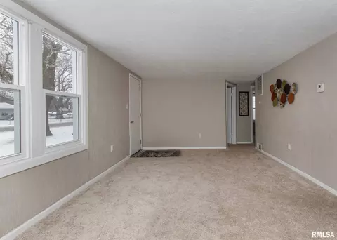 526 16th Ave, Silvis, IL 61282 photo 5