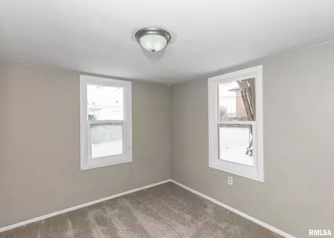 526 16th Ave, Silvis, IL 61282 photo 9